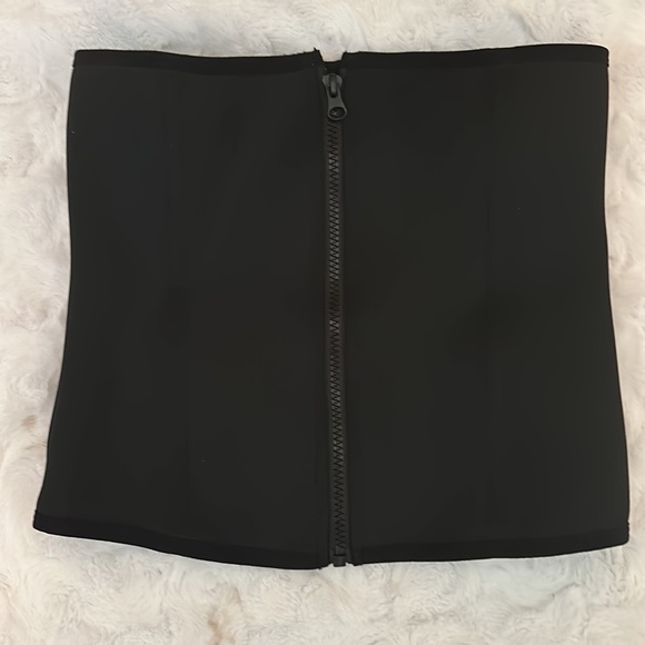 Compression garment/waist trainer - Picture 2 of 3